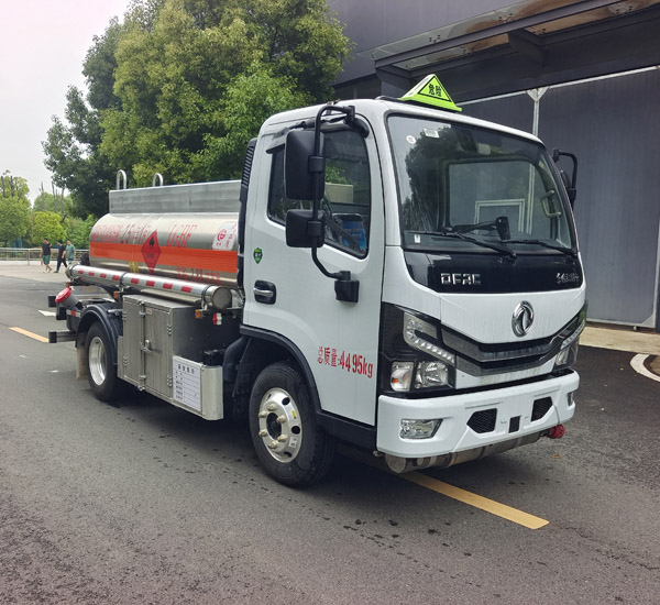 楚勝牌CSC5045GJY6L加油車